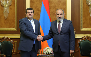 Մեր օրակարգում հարցերի հարցը Արցախի կարգավիճակի ճշգրտման խնդիրն է. Նիկոլ Փաշինյանը հանդիպել է Արայիկ Հարությունյանի հետ