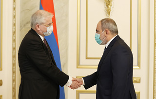 Prime Minister Pashinyan receives Russian Co-Chair of the OSCE Minsk Group Igor Khovayev