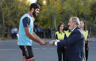 The greatest expression of respect for the memory of our martyrs should be the living, developing Republic of Armenia: Nikol Pashinyan presents awards to the winners of the "Prime Minister's Cup"