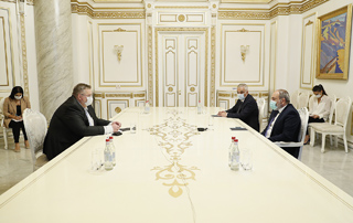 Armenia interested in opening communications – PM Pashinyan receives Deputy Prime Minister of Russia 