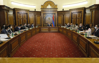 PM Pashinyan chairs discussion on situation caused by the coronavirus and vaccination process 