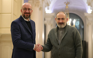 Nikol Pashinyan et Charles Michel ont eu une rencontre informelle à Paris 