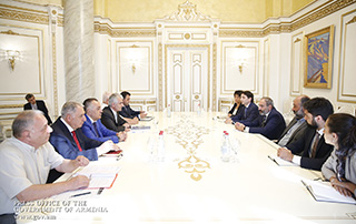 PM discusses economic issues with members of the Armenian Employers Union