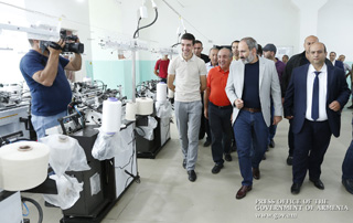 Nikol Pashinyan  a pris connaissance avec les programmes visant à créer de nouveaux emplois dans les secteurs de l'industrie légère et de l'élevage de la région de Tavush
