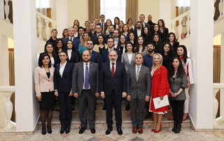 We want the involvement of the Diaspora potential in the solution of the problems facing our country to be more tangible. PM Pashinyan receives the participants of the "iGorts" program