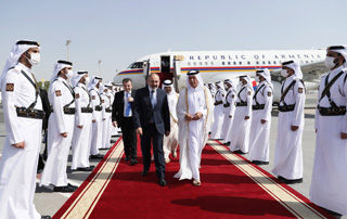 Le Premier ministre Pashinyan en visite officielle au Qatar 