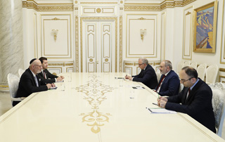 The Prime Minister receives newly appointed Ambassador of Israel to Armenia 