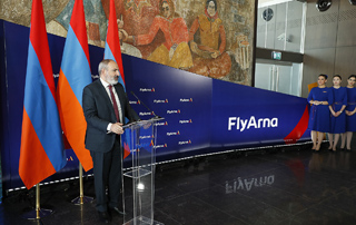 Nous nous sommes engagés à ce que les couleurs du drapeau de notre État apparaissent sur de plus en plus d'avions. Le Premier ministre assiste à l'événement consacré au démarrage de Fly Arna