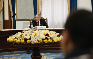 Il est nécessaire de se concentrer sur le maintien du rythme des échanges commerciaux entre les pays de l'UEE. Nikol Pashinyan rencontre le Président du Kirghizistan

