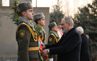 Премьер-министр посетил воинский пантеон “Ераблур”