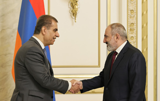 The Prime Minister and the CEO of Air Arabia discuss the prospects of development of cooperation