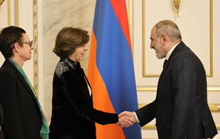 PM Pashinyan receives French Foreign Minister Catherine Colonna