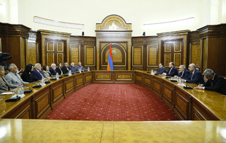 The Prime Minister receives the newly elected members of the Central Board of the Armenian Democratic Liberal Party