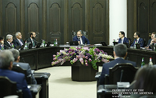 Government meets in closed session to discuss draft decision on amnesty