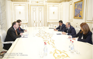 Prime Minister Nikol Pashinyan receives U.S. Ambassador Richard Mills