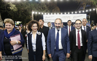 PM Nikol Pashinyan awarded 2018 Best Student Diploma by Armenian Alliance Française