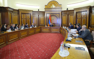 Les discussions sur le projet de stratégie démographique de l'Arménie se sont poursuivies sous la direction du Premier ministre