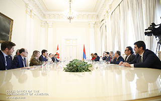 High-level talks between Armenian and Canadian Prime Ministers continued in Yerevan