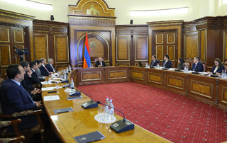
Rapport d'activité du Bureau du vice- Premier ministre Tigran Khachatryan pour 2023 présenté au Premier ministre

