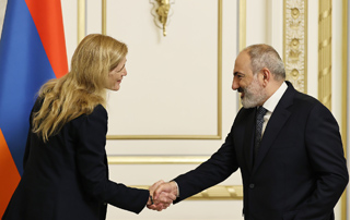 Премьер-министр Пашинян принял делегацию во главе с Самантой Пауэр