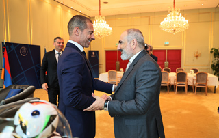 Nikol Pashinyan meets with Aleksander Čeferin
