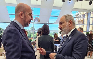 Nikol Pashinyan holds informal meetings with international partners
