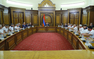 Prime Minister Pashinyan hosts the athletes of the Armenian national team who participated in the Paris Olympic Games

