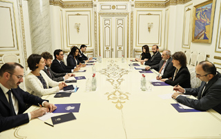 The Prime Minister has received a delegation led by the  French Minister for Europe and Foreign Affairs 