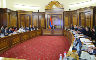 PM Pashinyan chairs discussion on the draft state budget 