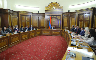 PM Pashinyan chairs discussion on urban development projects of the Yerevan Municipality 