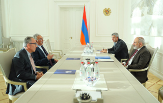 PM Pashinyan received Sam Simonian and Elie Akilian