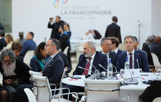 The Prime Minister participates in the plenary sessions of the OIF