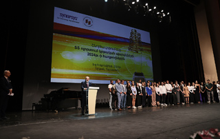 The Prime Minister attends the annual educational awards ceremony in the field of IT, dedicated to the 20th anniversary of "Synopsys Armenia"