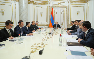 PM Pashinyan chairs board meeting of "Investment Support Center" 

