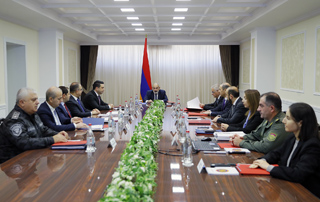 PM Pashinyan chairs Security Council meeting 