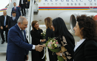 Le Premier ministre accompagné de son épouse est arrivé au Saint-Siège pour une visite de travail

