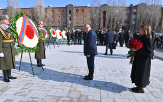 Le Premier ministre et son épouse se sont rendus à Vanadzor, Spitak et Gyumri à l'occasion du 36e anniversaire du tremblement de terre

