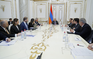 The Prime Minister chairs meeting to discuss steps to improve Armenia’s position in international economic rankings