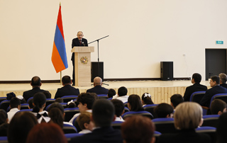 School should teach children to live well: the Prime Minister attends the opening of the newly built secondary school in Parakar