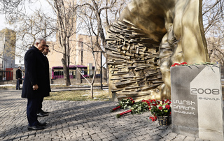 Prime Minister pays homage to the memory of the victims of March 1, 2008