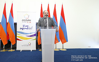 Nikol Pashinyan hails contribution made by volunteers during 17th Francophone Summit