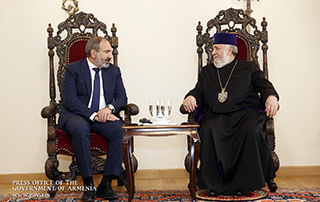 Nikol Pashinyan meets with Supreme Patriarch and Catholicos of All Armenians, His Holiness Karekin II 