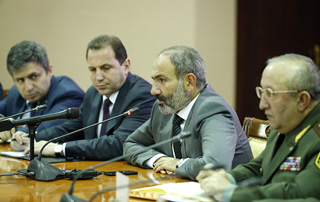 Prime Minister Nikol Pashinyan introduces newly appointed Defense Minister David Tonoyan to senior Army staff