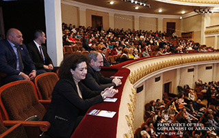 Никол Пашинян и Анна Акопян присутствовали на концерте, посвященном 150-летию Ованеса Туманяна