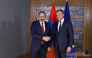 Nikol Pashinyan, Donald Tusk meet in Brussels