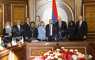 Премьер-министр принял делегацию конгрессменов США