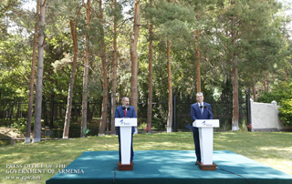 Премьер-министр Армении и председатель Коллегии ЕЭК выступили с совместным заявлением для представителей СМИ