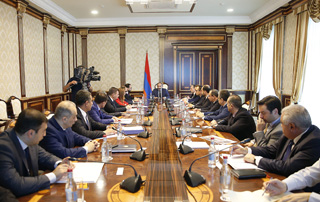 Премьер-министр Пашинян провёл совещание по подготовке к 17-му саммиту Франкофонии