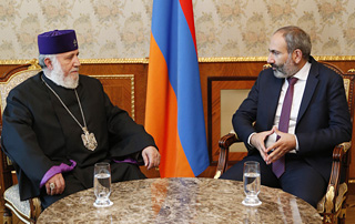 Никол Пашинян принял Католикоса всех армян