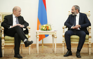 Никол Пашинян и Жан-Ив Ле Дриан обсудили вопросы армяно-французской повестки